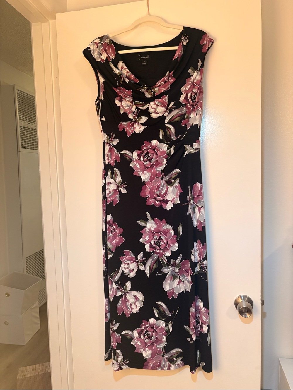 Casual Floral Cowl Neck Maxi Dress - Black with Mauve Floral
